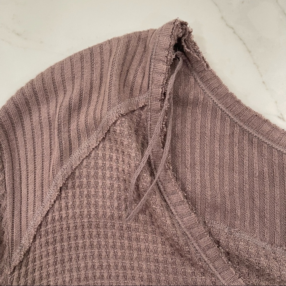 🎉HOST PICK🎉 NWOT Free People Taupe Drippy long sleeve waffle print thermal T - Picture 9 of 16